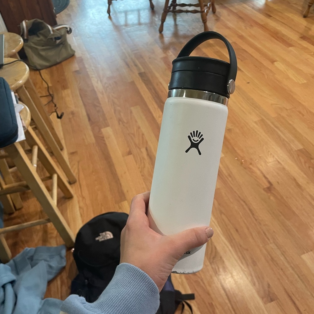 White Hydro Flask Water Bottle